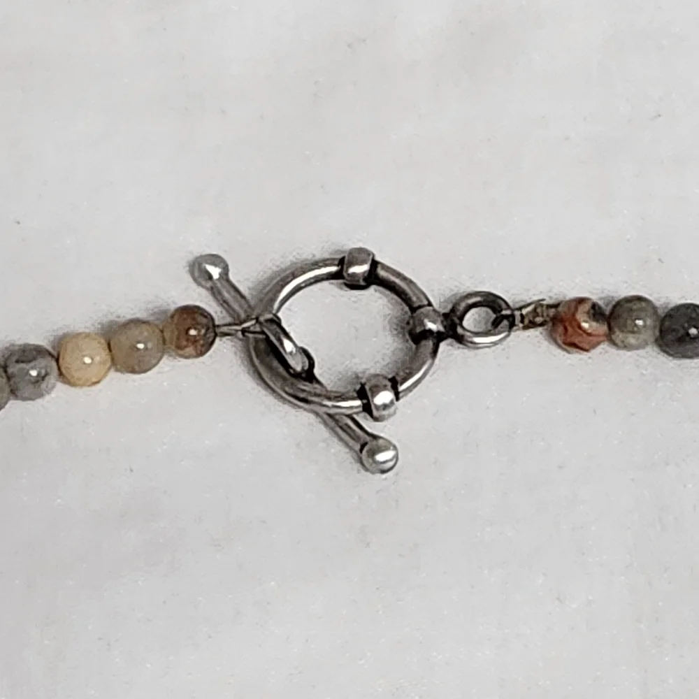 Coral Agathe Necklace with Earth Tones - Picture 3 of 3